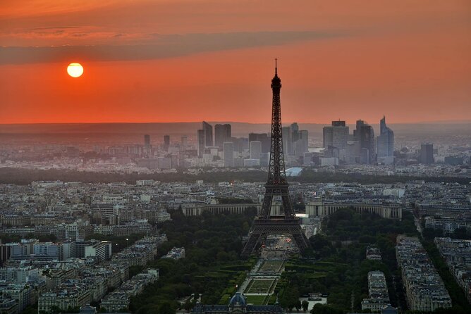 Private Tour to Eiffel and Montmarte Cheese With Wine Tasting - Montmartre Cheese Tasting