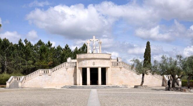 Private Tour to Fatima, Obidos, Batalha, and Nazare - Main Stops