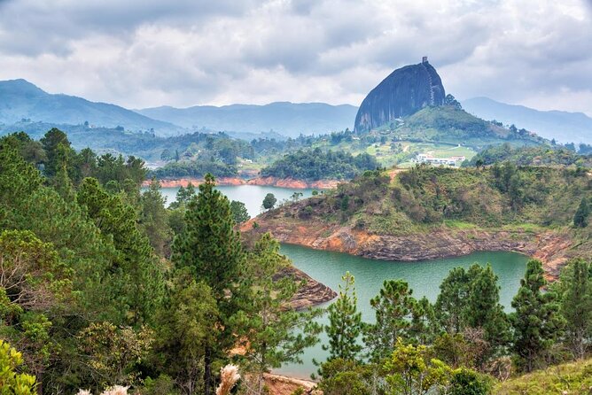 Private Tour to Guatape Boat Ride Paragliding - Tour Highlights