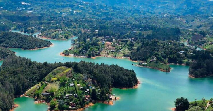 Private Tour to Guatapé & Peñol Rock Day Tour - Experience Highlights