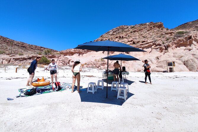 Private Tour to Isla Espiritu Santo and snorkel with sea lions - Practical Tips for Travelers