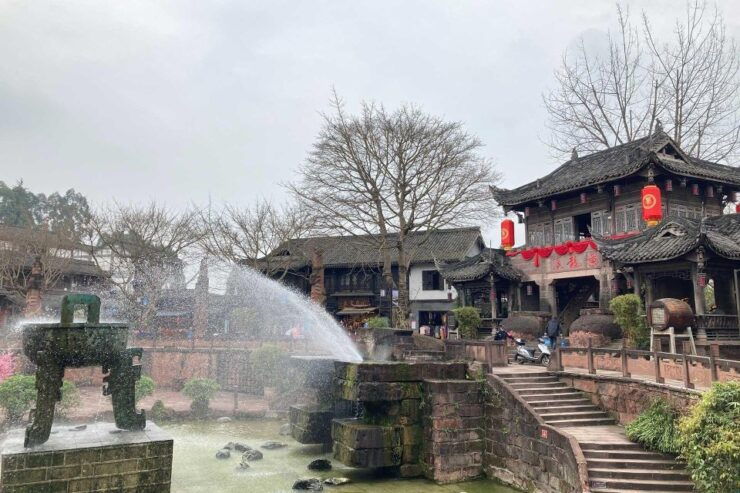 Private Tour to Leshan Giant Buddha & Huanglongxi Old Town - Itinerary