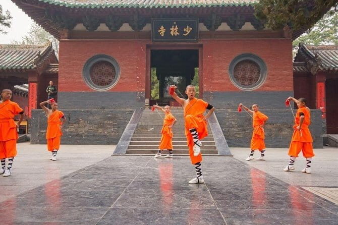 Private tour to Longmen Grottoes and Shaolin from Xi'an by train - Practical Tips and Considerations