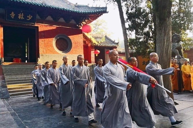 Private tour to Longmen Grottoes and Shaolin from Xi'an by train - FAQ