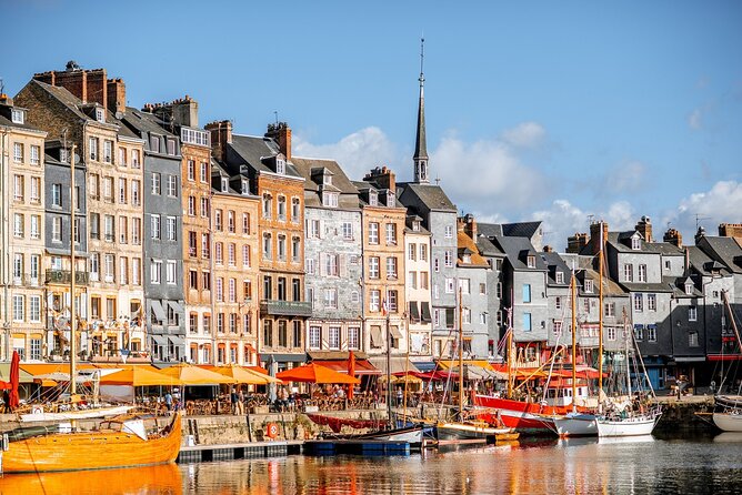 Private Tour to Mont St-Michel and Honfleur From Paris - Vehicle Comfort and Size