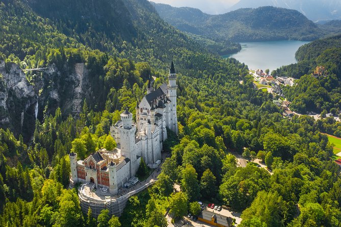 Private Tour to Neuschwanstein & Linderhof Castle With Bavarian Lunch - Itinerary