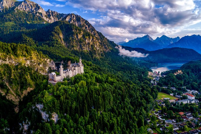 Private Tour to Neuschwanstein & Linderhof Castle With Bavarian Lunch - Transportation and Pickup