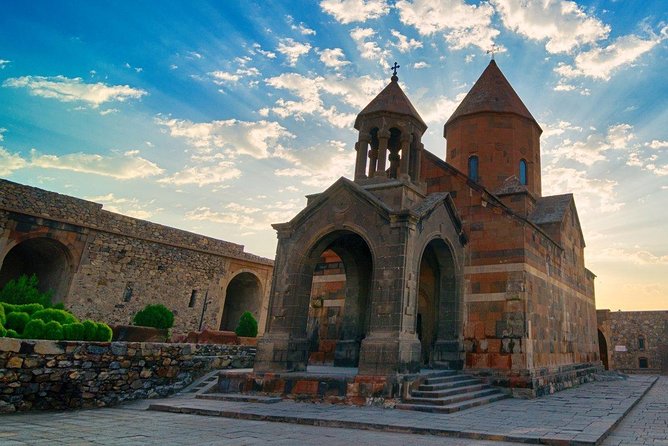 Private Tour to Noravank, Birds Cave, Khor Virab, Areni Winery - Important Reminders