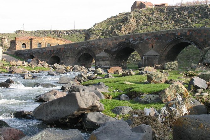 Private Tour to Oshakan, Karmravor, Hovhanavank, Saghmosavank Monasteries - Price and Reviews
