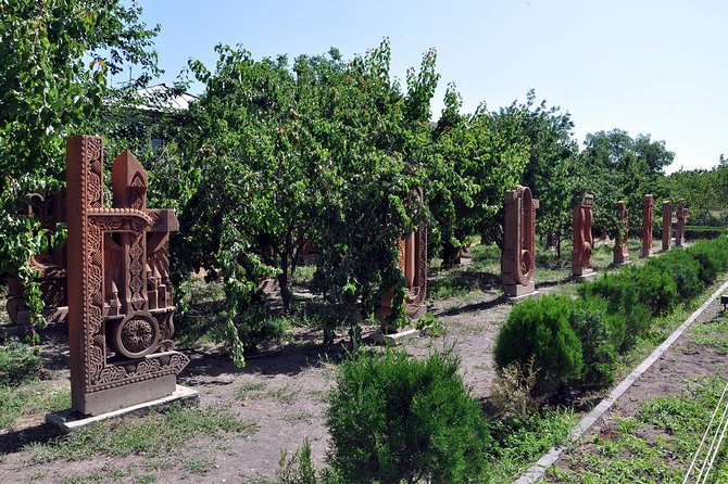 Private Tour to Oshakan, Karmravor, Hovhanavank, Saghmosavank Monasteries - Frequently Asked Questions