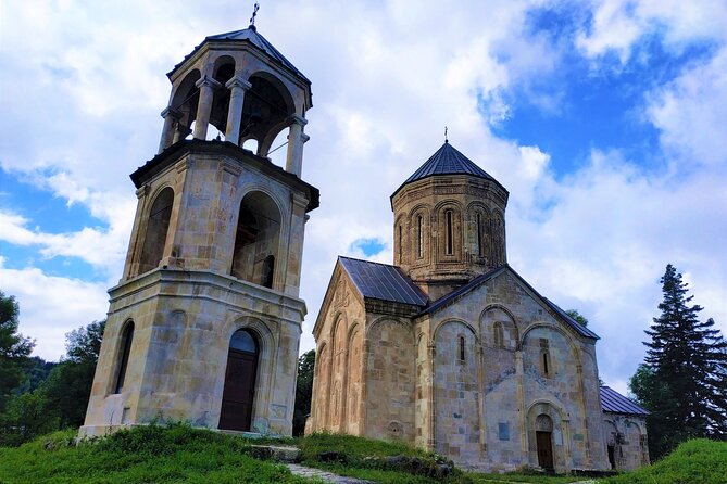 Private Tour to Racha From Tbilisi With Medieval Churches, Wine Tasting & Lunch - Meeting and Pickup Details