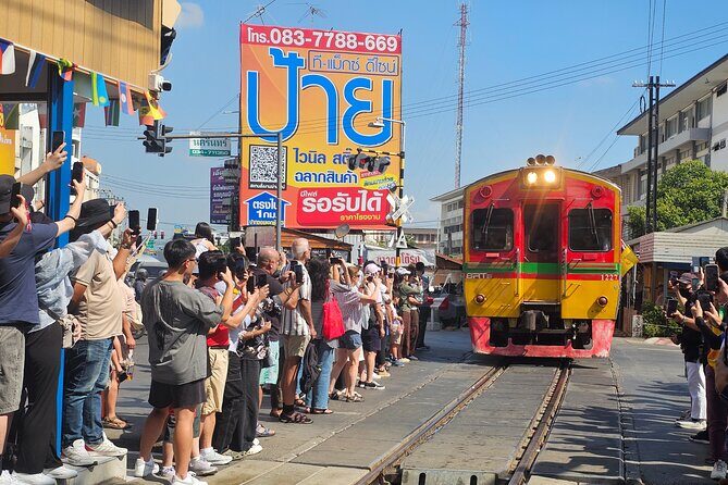 Private Tour to Railway Market and Floating Market - Who Should Book This Tour?