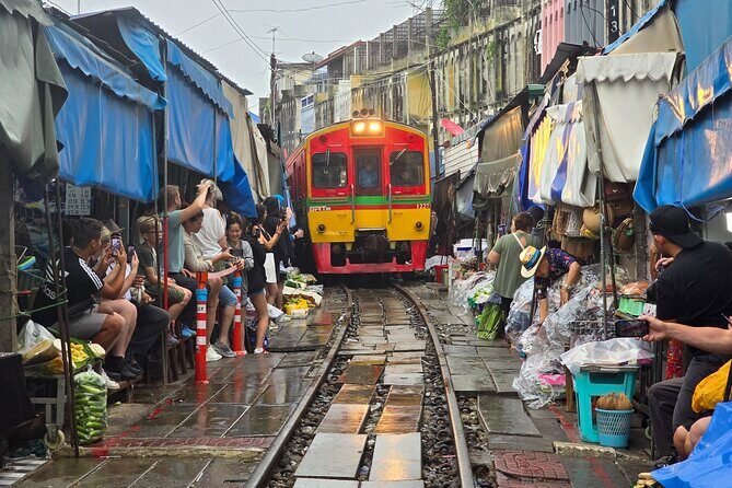 Private Tour to Railway Market and Floating Market - A Detailed Look at the Tour