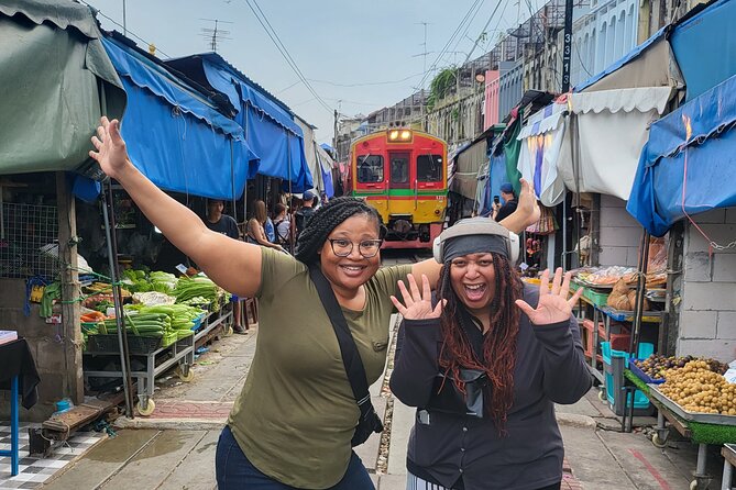 Private Tour to Railway Market Floating Market and Ayutthaya - Floating Market Exploration