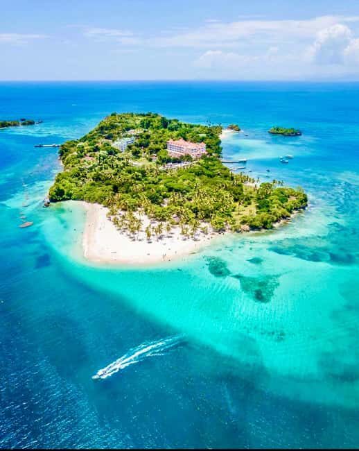 Private Tour to Samaná from Santo Domingo: Salto El Limón and Cayo Levantado - Cayo Levantado: The Caribbean’s Jewel