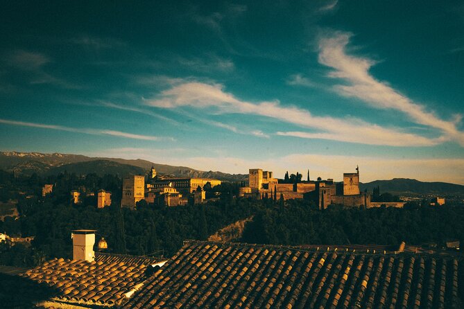 Private Tour to the Alhambra With Nasrid Palaces in Granada - Importance of Juanjos Expertise