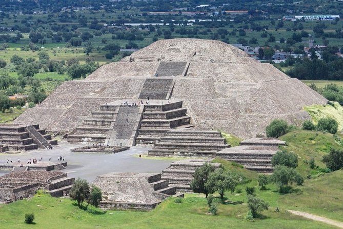 Private Tour to the Pyramids of Teotihuacán From CDMX From 1 to 4 People - Meeting and Pickup
