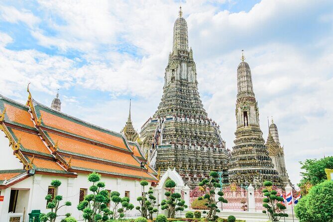 Private tour to Wat Pho,Wat Arun, Canal Tour,Flower Market - Discovering Bangkok’s Hidden Waterway World