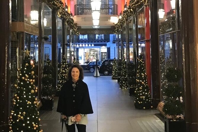 Private Tour: Traditional Black Cab Tour of London's Christmas Lights - The Sum Up