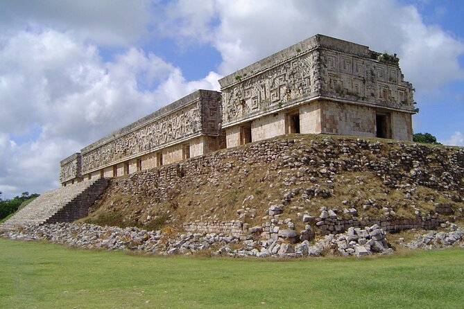 Private Tour: Uxmal & Hacienda Sotuta De Peon by Yucatan Concierge - Expert Guide and Historical Background