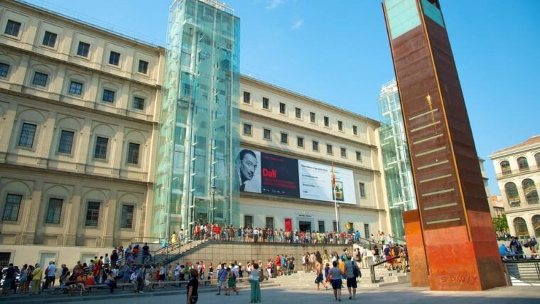 PRIVATE TOUR VIP CITY TOUR ALL OVER MADRID AND PRADO MUSEUM SKIP-THE-LINE TICKETS - Private Group Experience