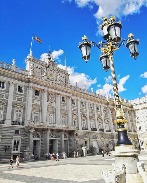 PRIVATE TOUR VIP CITY TOUR ALL OVER MADRID AND PRADO MUSEUM SKIP-THE-LINE TICKETS - Common Questions