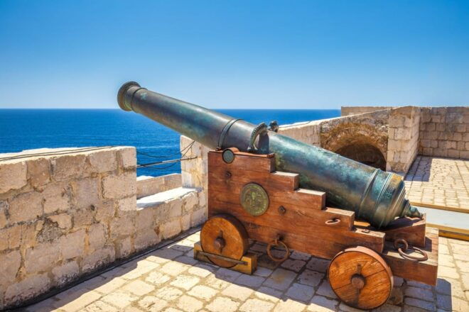 PRIVATE TOUR-Walls: Exploring Defensive Strategy and Stories - Preparation Tips