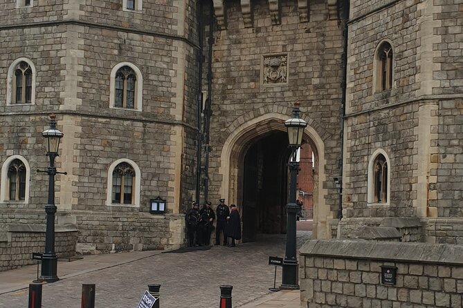 Private Tour Windsor, Eton & Hampton Court - Common Questions