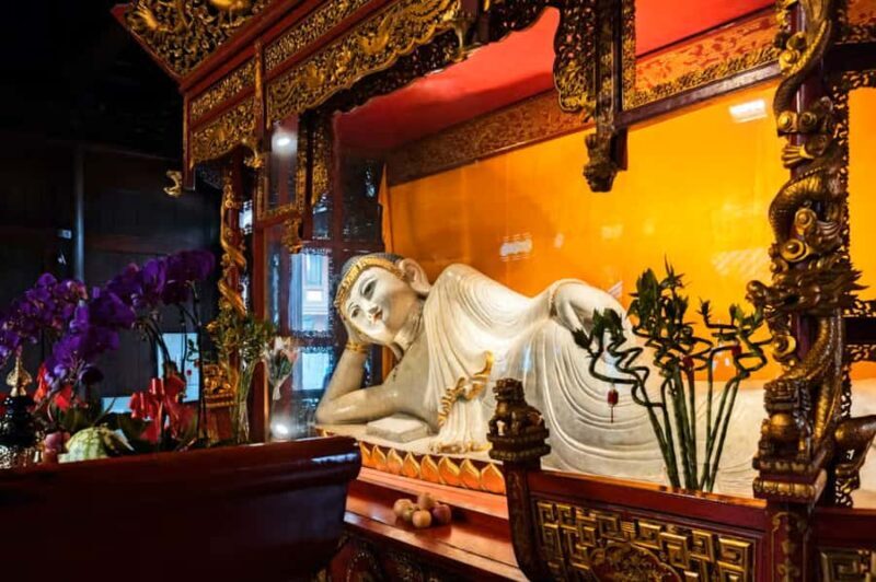 Private tour with a Spanish-speaking guide through historic Shanghai - Practical Details and Considerations