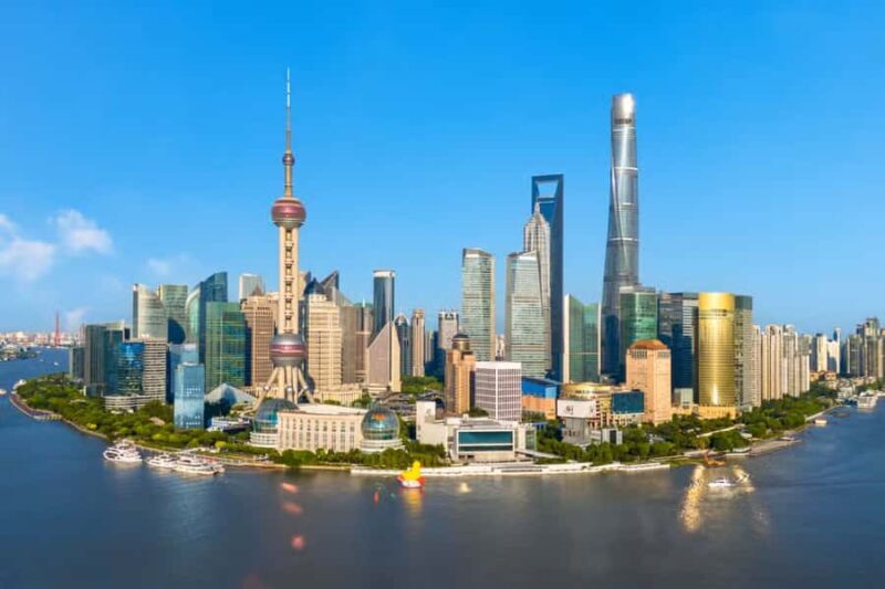 Private tour with a Spanish-speaking guide through historic Shanghai - Why Choose a Private, Customizable Experience?