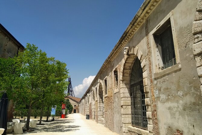 Private Tour With Guide Biennale of Venice - Meeting and Pickup