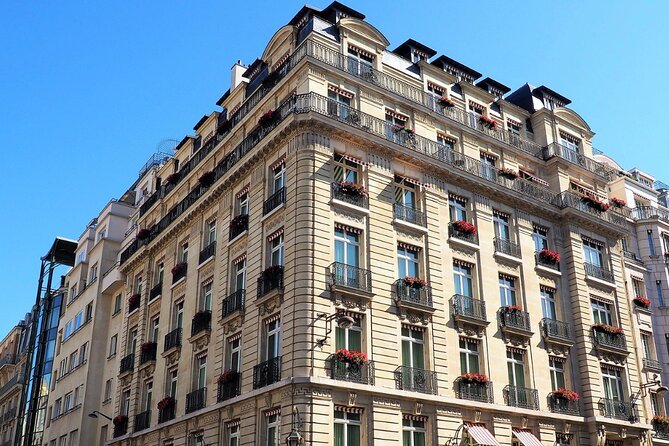 Private Tour With Guide to Midnight in Paris Movie Locations - Immerse Yourself in the Surrealism of Salvador Dali