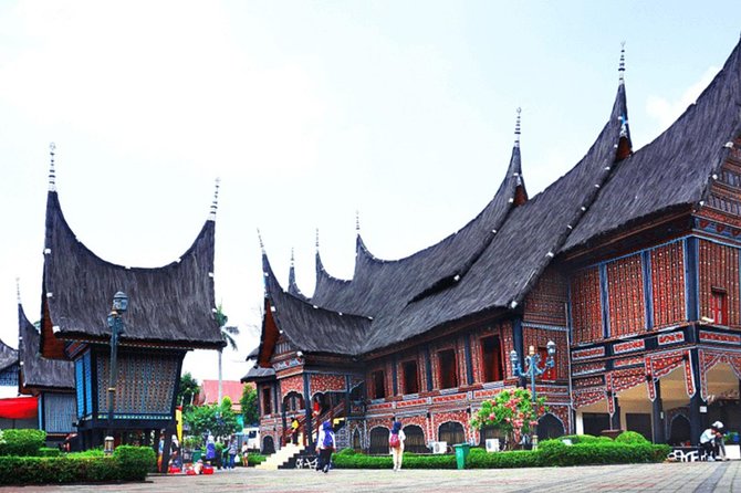 Private Tour With Lunch: Jakarta to Miniature Park of Indonesia - Cancellation and Refund Policy