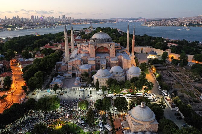 Private Tour; Wonders of İstanbul - Local Cuisine and Food Stops