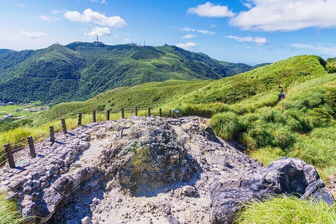 Private Tour Yangmingshan Volcano from Taipei - Good To Know  