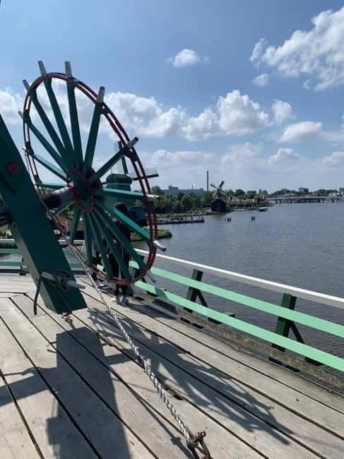 Private Tour: Zaanse Schans & Giethoorn + 1-Hour Canal tour - What Sets This Tour Apart?