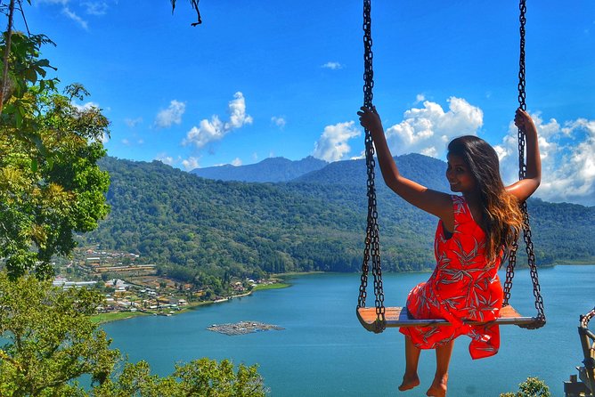 Private Tours : Banyumala Twin Waterfall, Handara Gate and Ulun Danu Temple - Tour Itinerary