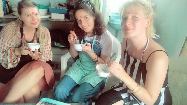 Private Traditional Dinner With an Indian Family in Udaipur - Inclusions