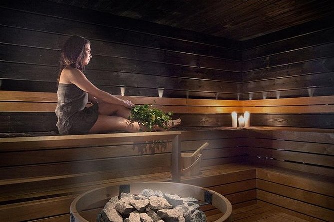 Private Traditional Lakeside Sauna With Midnight Sun - Sauna Experience