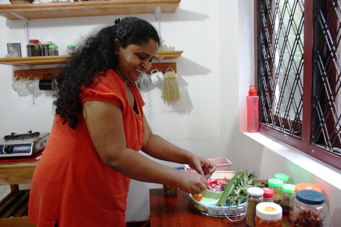 Private Traditional Sri Lankan Cooking Class in Kandy With Hotel Transfers - Overview of the Experience