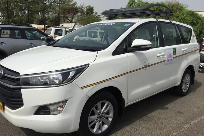 Private Transfer: Agra Hotel to Delhi International Airport - Meeting and Pickup Details