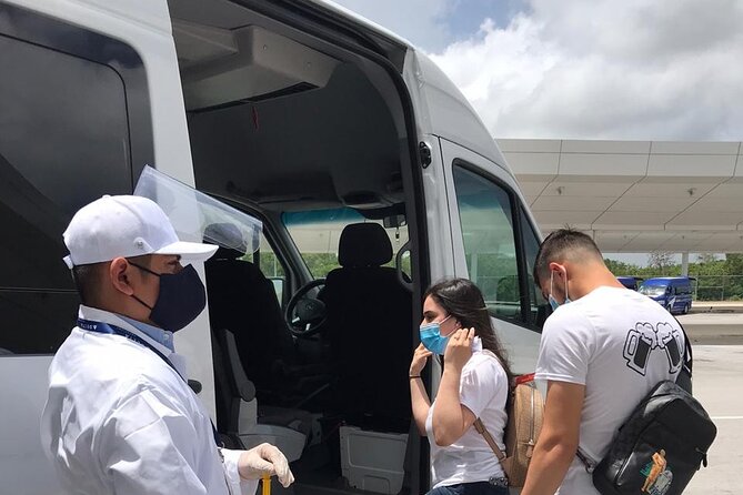 Private Transfer- Airport-Hotel Cancun Up 1 to 5 Passengers - Visual Representation and Customer Feedback
