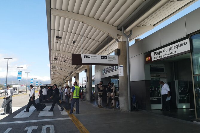 Private Transfer Airport or San Jose Hotels to Puerto Viejo Limon - Meeting and Pickup Information