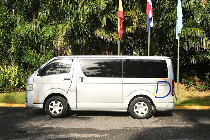 Private transfer between Punta Cana airport and Riu hotel - The Sum Up