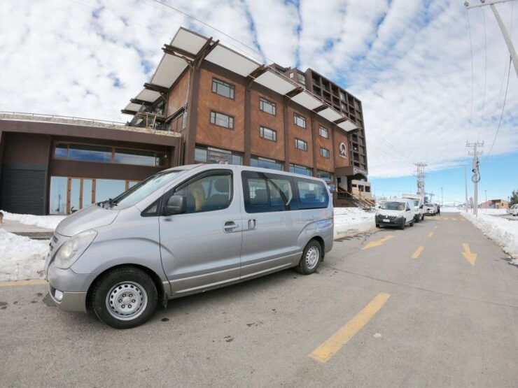 Private Transfer Between Santiago and the Airport - Service Inclusions