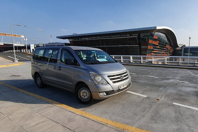 Private Transfer Between Santiago and the Airport - Service Provider and Booking Details