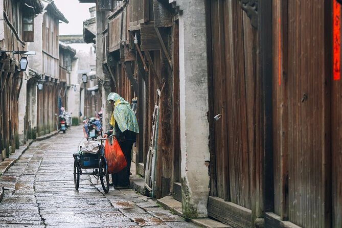Private Transfer between Wuzhen Water Town and Shanghai City Center - Why You Might Choose This Transfer Service