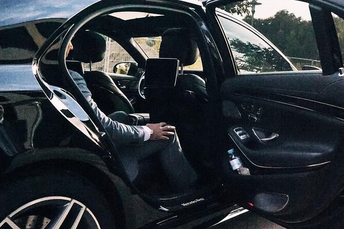 Private Transfer: Brisbane Airport BNE to Brisbane in Business Car - Pricing and Group Size Variations
