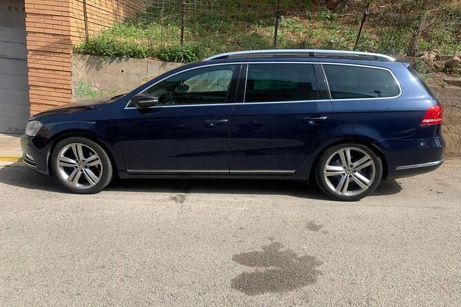 Private Transfer by Airport Barcelona to Sitges - Meeting and Pickup