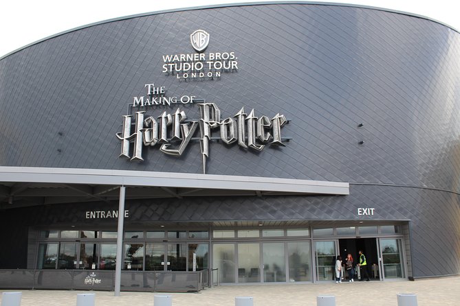Private Transfer: Central London to Harry Potter Warner Bros Studio in Leavesden - Meeting, Pickup, and Drop-off